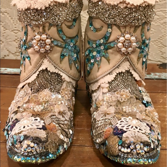 Embellished custom Bridal Bling Cowgirl Boots 6M - Picture 1 of 7